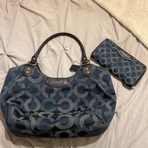 Coach Ashley Shoulder bag with matching wallet